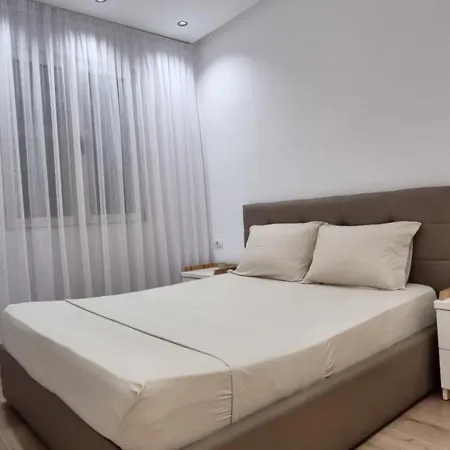 Apartment Alle's Komuna Parisit Lux Tirana