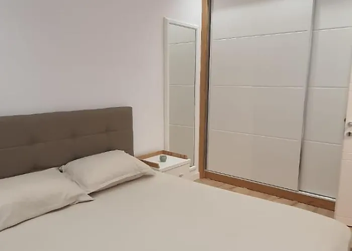 Alle's Komuna Parisit Lux * Tirana