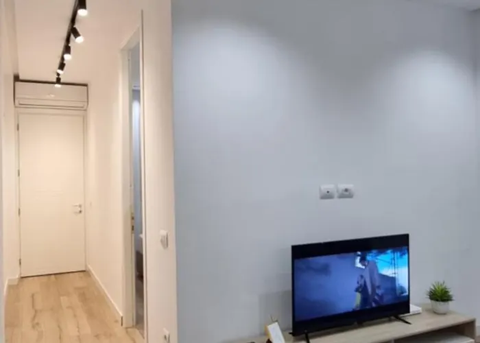 Alle's Komuna Parisit Lux Apartment *