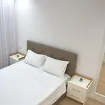Alle's Komuna Parisit Lux Apartment