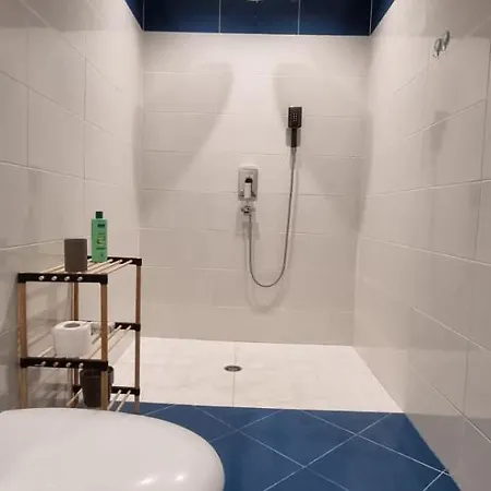 Alle's Komuna Parisit Lux Apartament