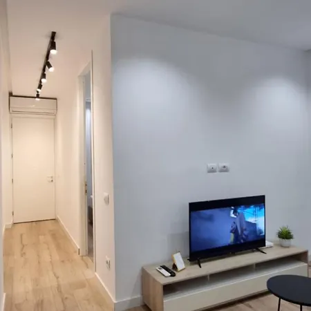 Alle's Komuna Parisit Lux Apartamento *