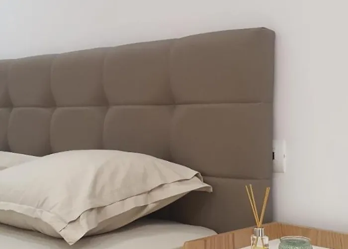 Alle's Komuna Parisit Lux 아파트